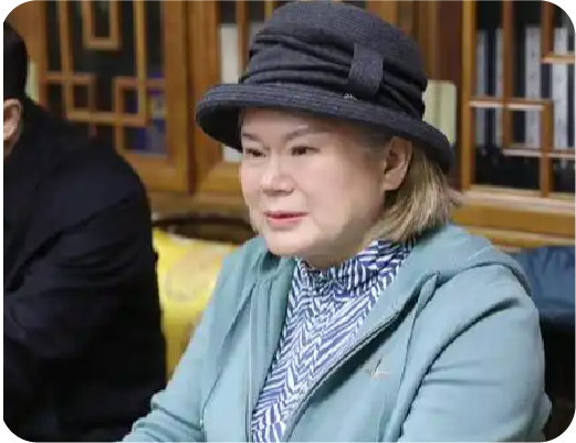 理事长兼法人代表 师艳丽